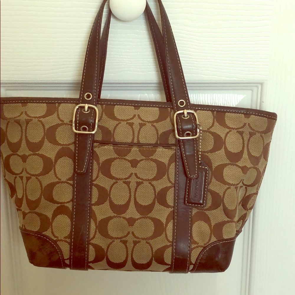 Small tote coach’s bag I use for long time .